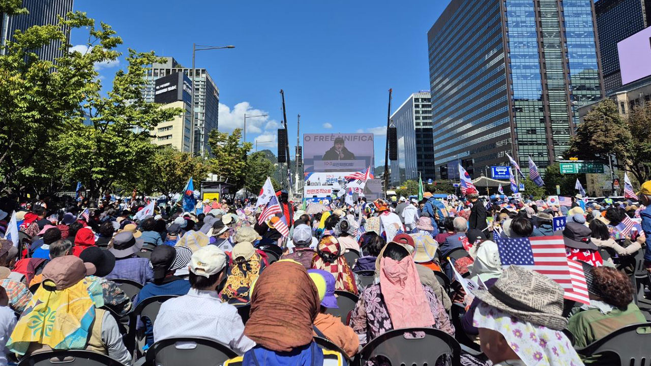 개천절 서울 도심 대규모 집회‥교통 혼잡 발생