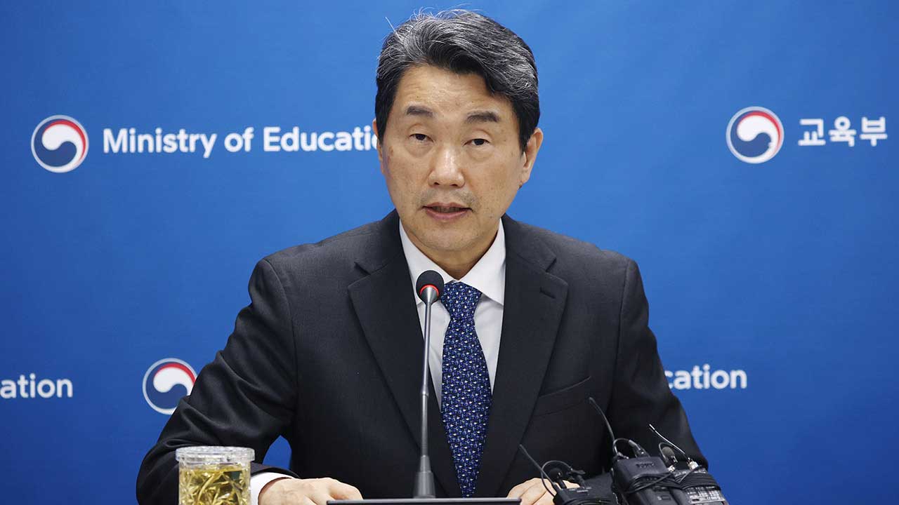 '1인 시위' 하던 세브란스 교수는 지금‥"아기들 암이니까 두고 볼 수가 없잖아요"