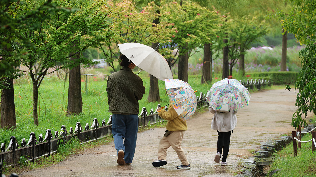 [날씨] 전국 대체로 맑음‥강원 영동·경북 동해안 약한 비 
