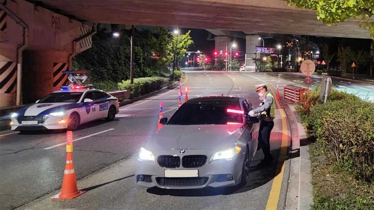 경기북부 일대 심야 음주바카라 꽁 머니 불시 단속으로 11명 적발‥"심각한 범죄행위"