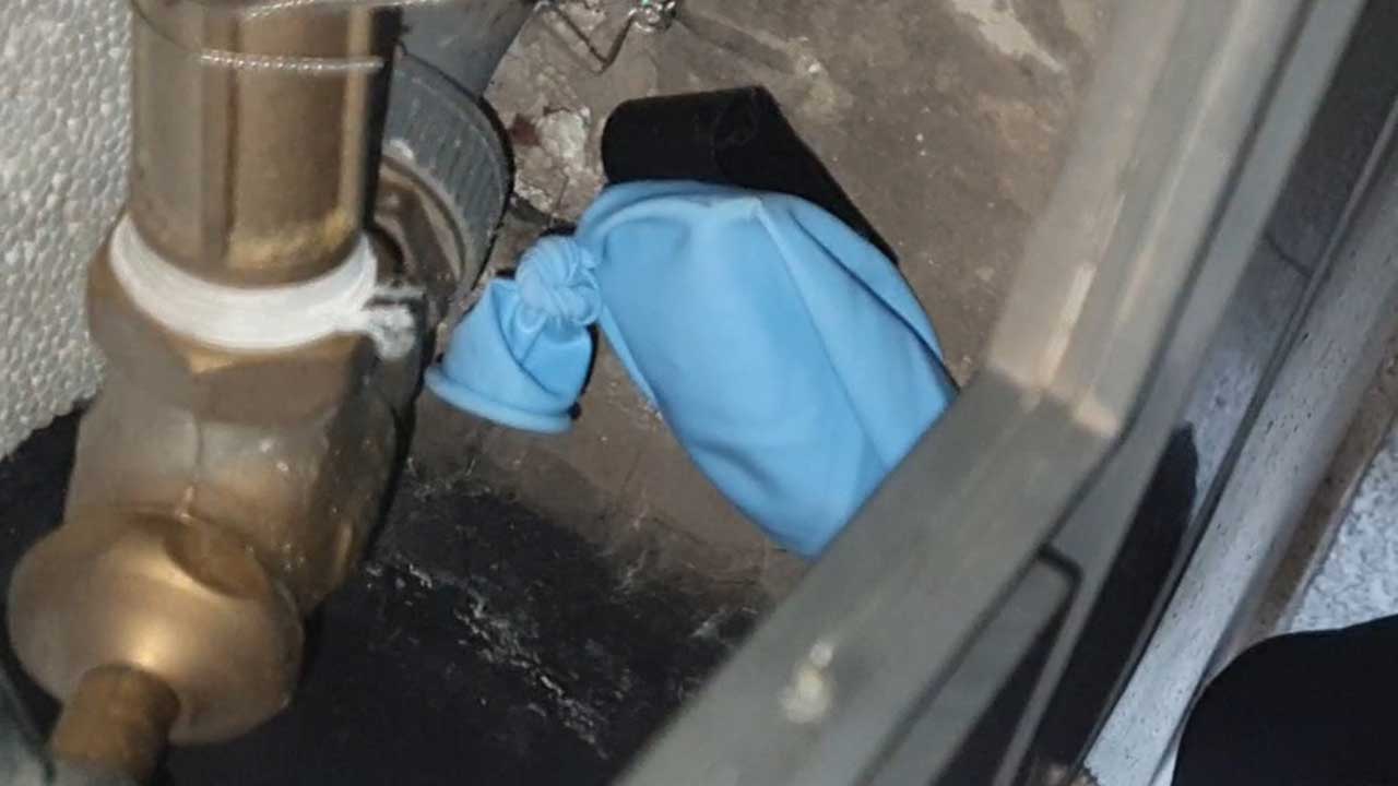 건강기능식품 위장·양초컵 은닉‥국제우편으로 마약 들여온 30대 구속