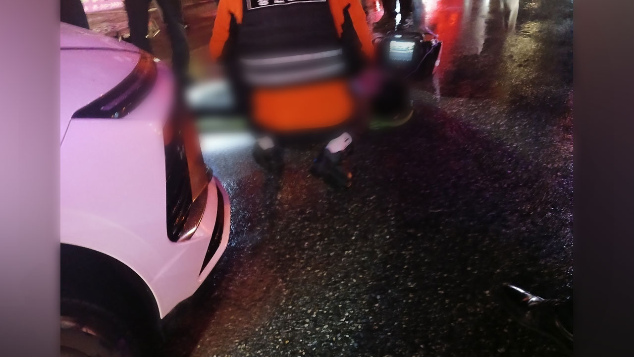 강릉서 택시 20대 남성 들이받아 중상