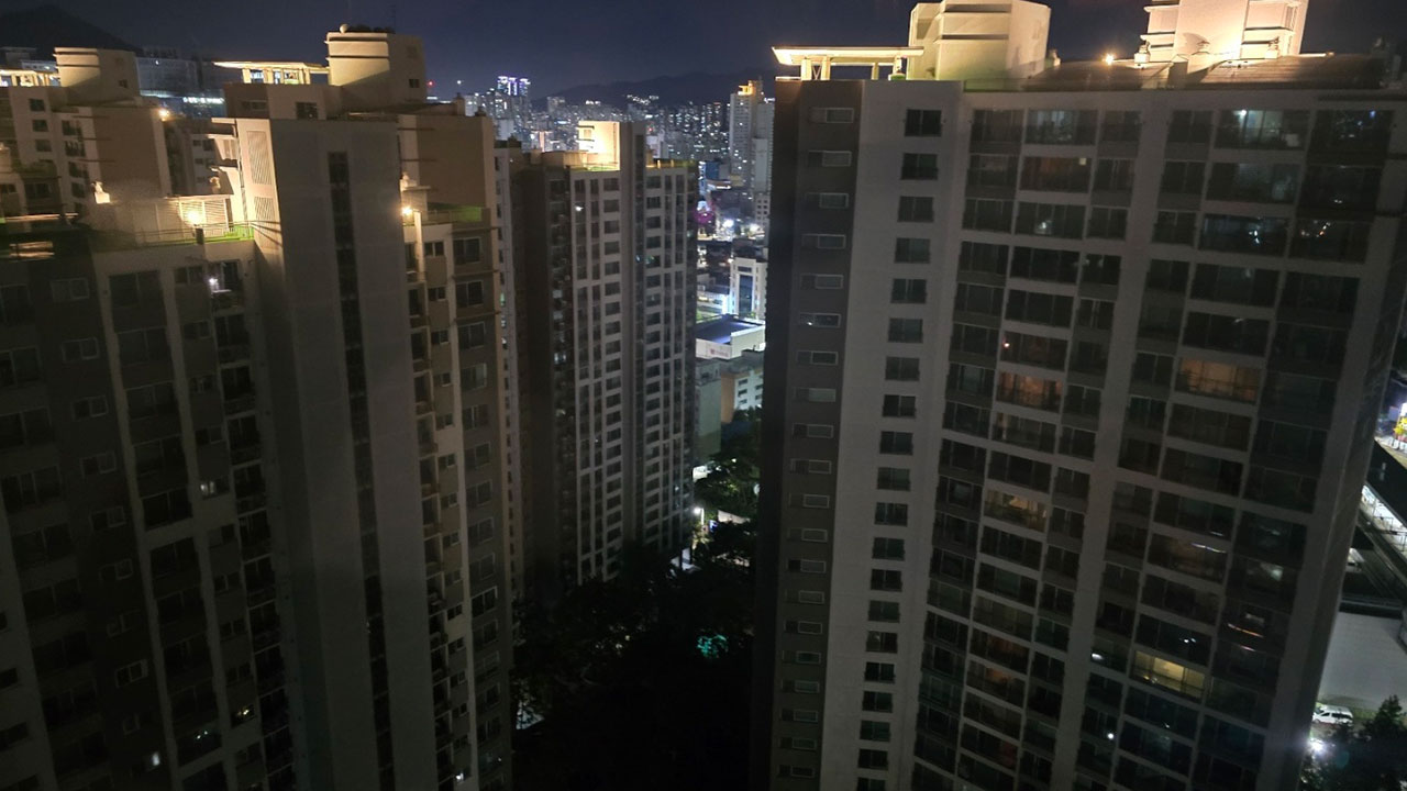 부산 연제구 아파트 단지 정전‥1100여 세대 불편