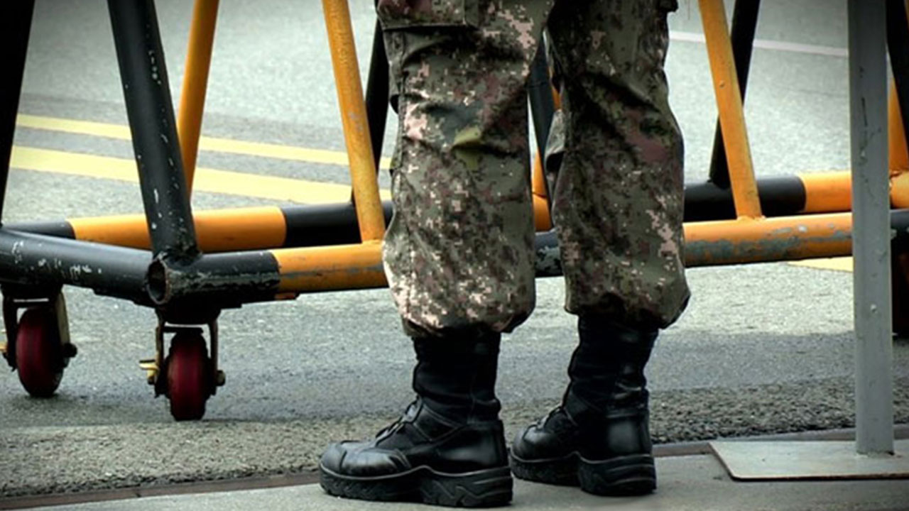 진압봉으로 부하 때리고 막말한 군인, 징역형 집행유예 확정