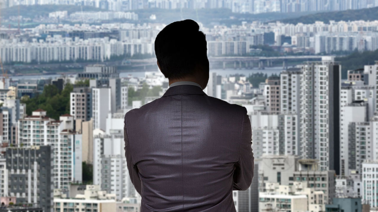 '5000억 원대 부동산 사기' 김현재 케이삼흥 회장 구속‥22명 검찰 송치