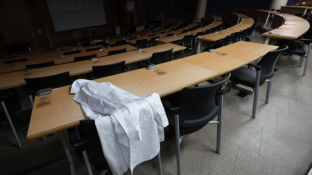 의대생 대표들, 오늘 총회 열고 '내년 3월 복귀 여부' 등 논의한다