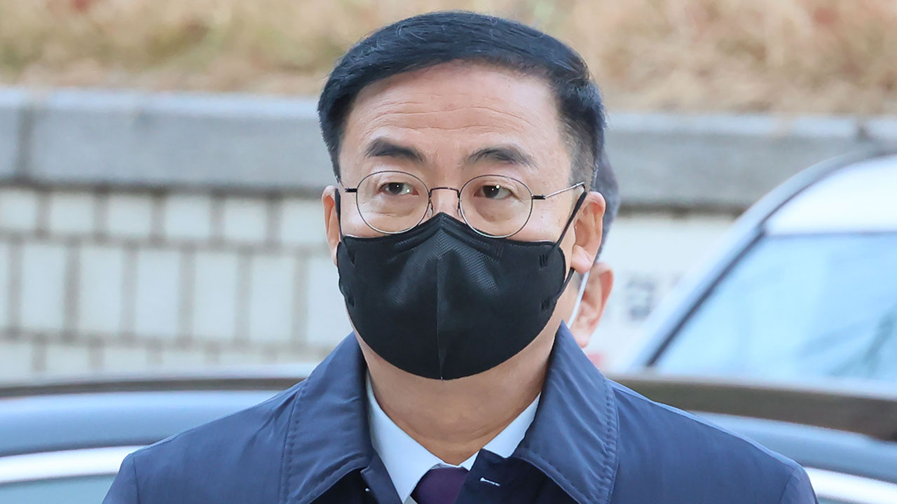 '아들 특혜 채용' 김세환 전 중앙선관위 사무총장 불구속기소