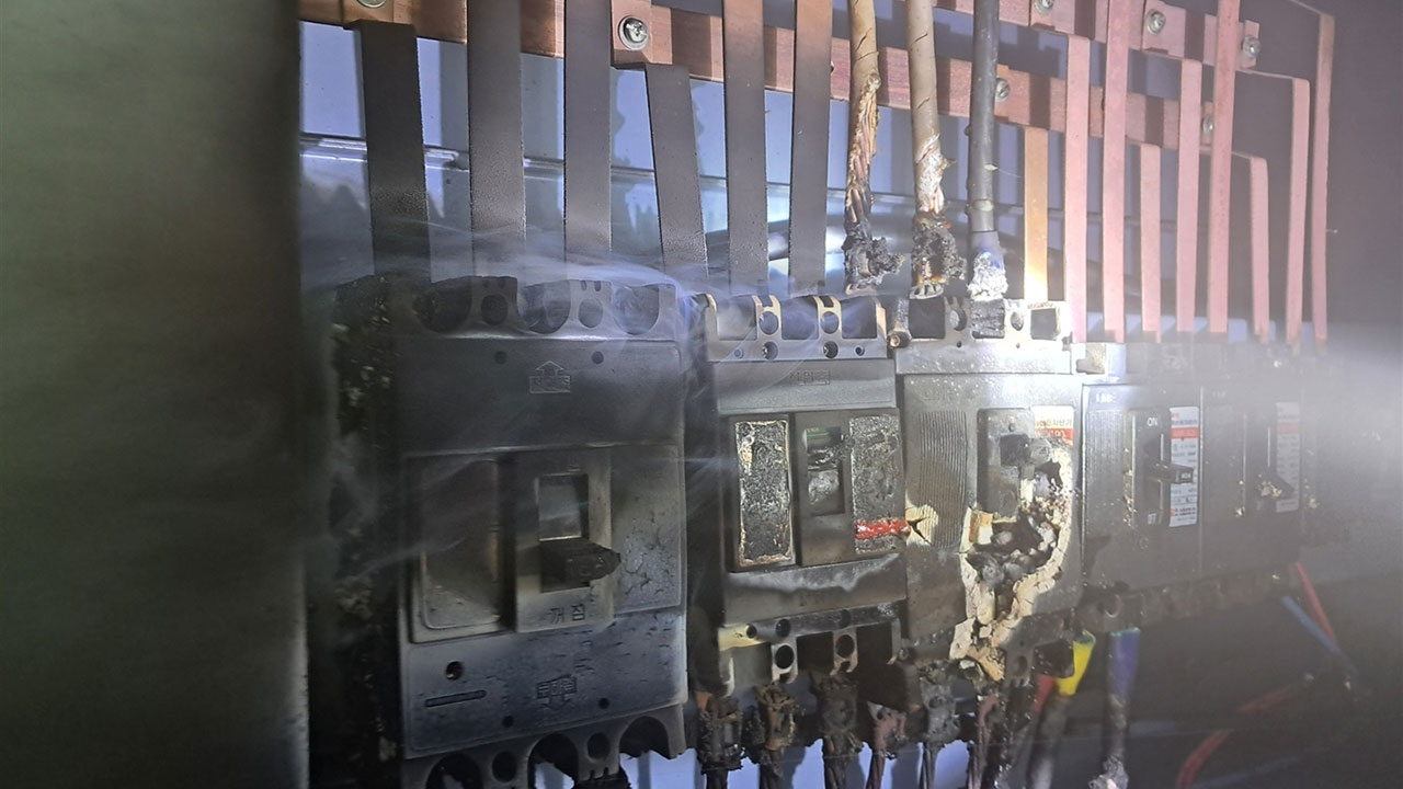 전남 고흥 아파트 전기배전실에서 불‥인명 피해 없어