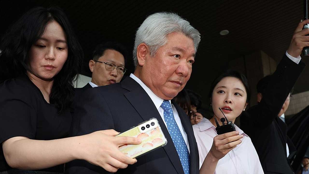 김홍일, '윤 대통령, 검찰 출석하냐' 질문에 "할 얘기 없다"