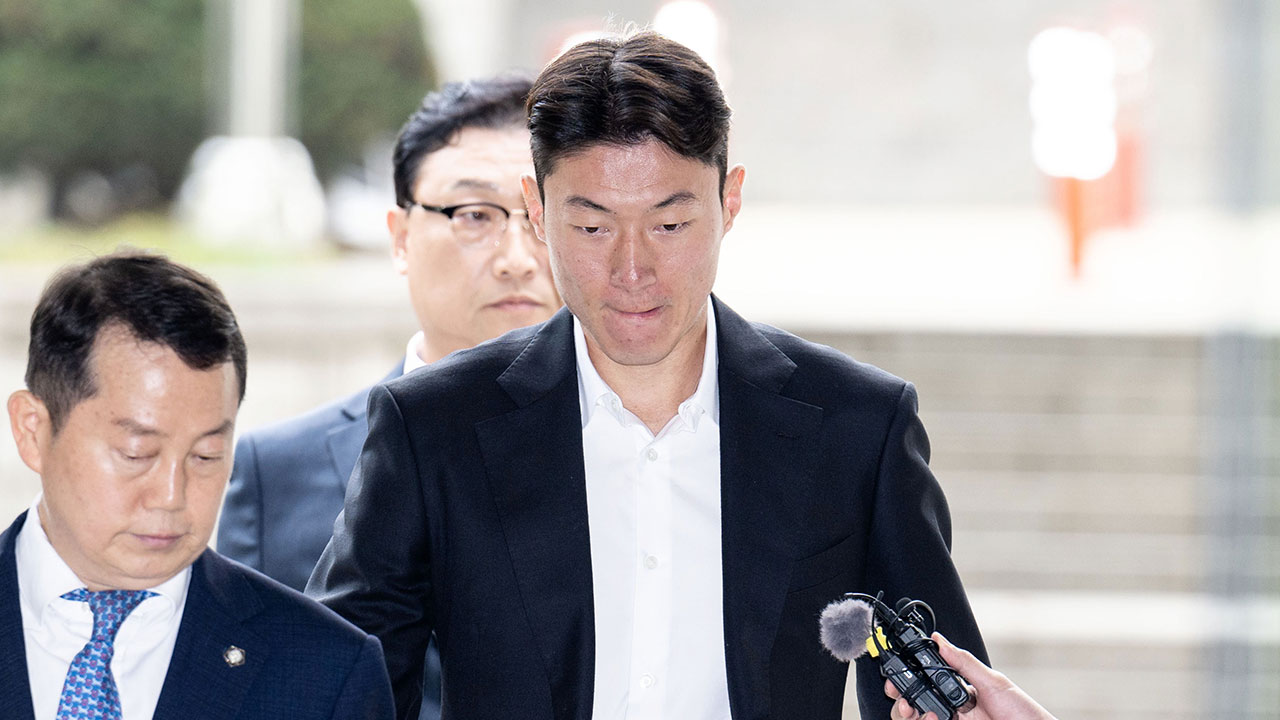'불법라이브 바카라' 황의조, 내년 2월로 선고 연기‥징역 4년 구형