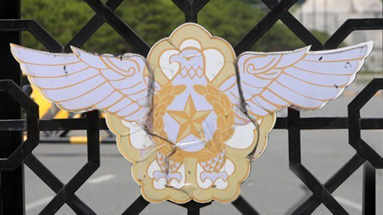  충주 공군부대서 군용트럭이 가로수 들이받아1명 사망9명 부상