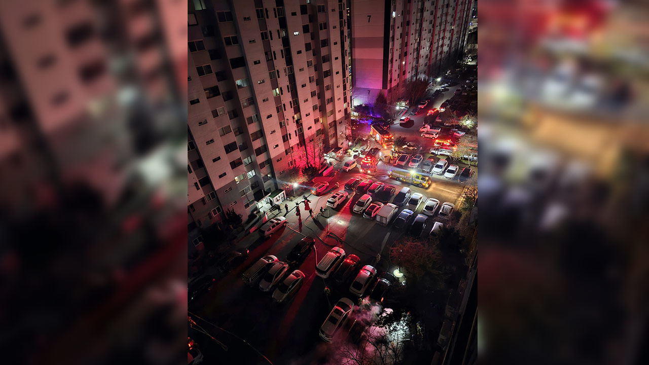 인천 중구 아파트 주차장에서 불‥차량 4대 불타