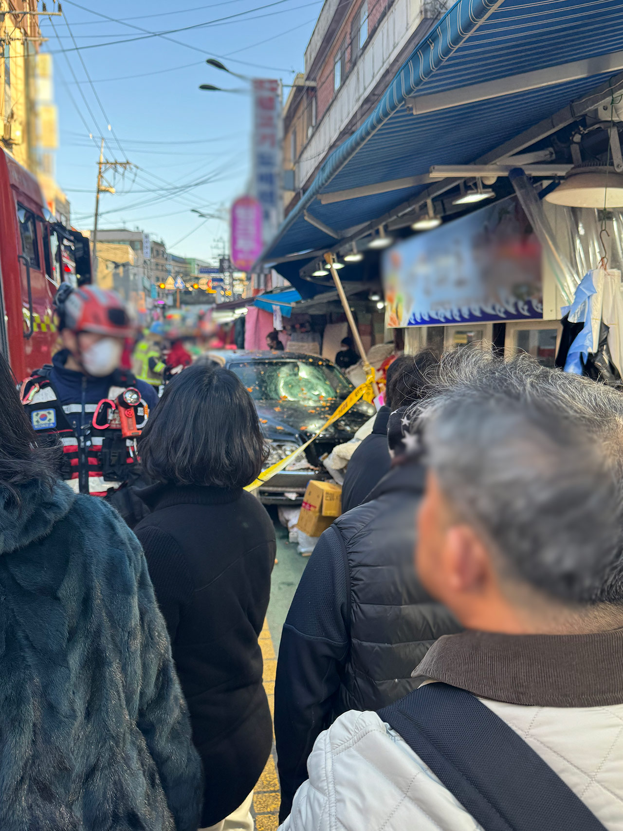 서울 목동깨비시장에서 승용차 돌진‥13명 다쳐