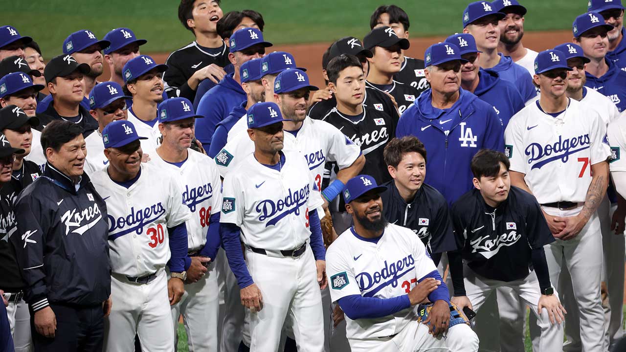 '세대 교체' 야구대표팀, 다저스에 2-5 석패