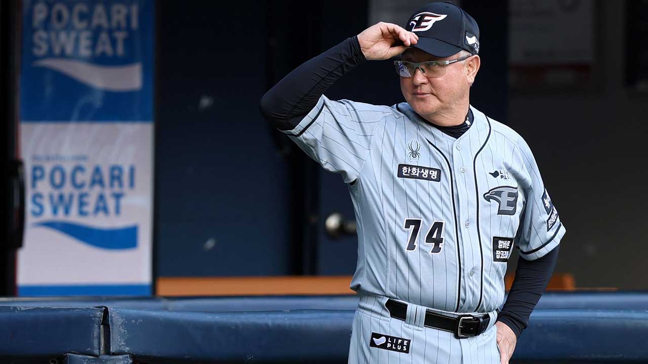 한화 김경문 감독, KBO 역대 6번째 900승 고지