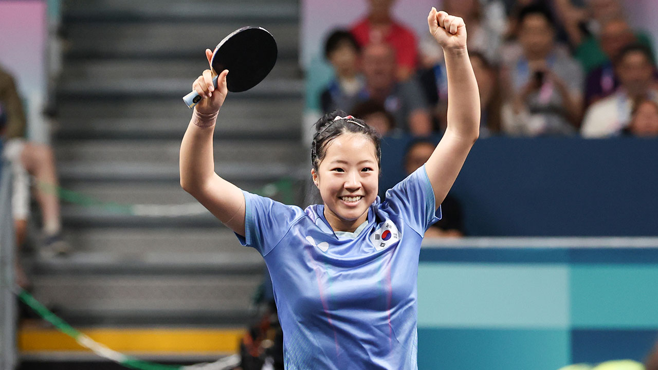 [올림픽] 여자 탁구 신유빈, 일본 히라노 꺾고 준결승 진출
