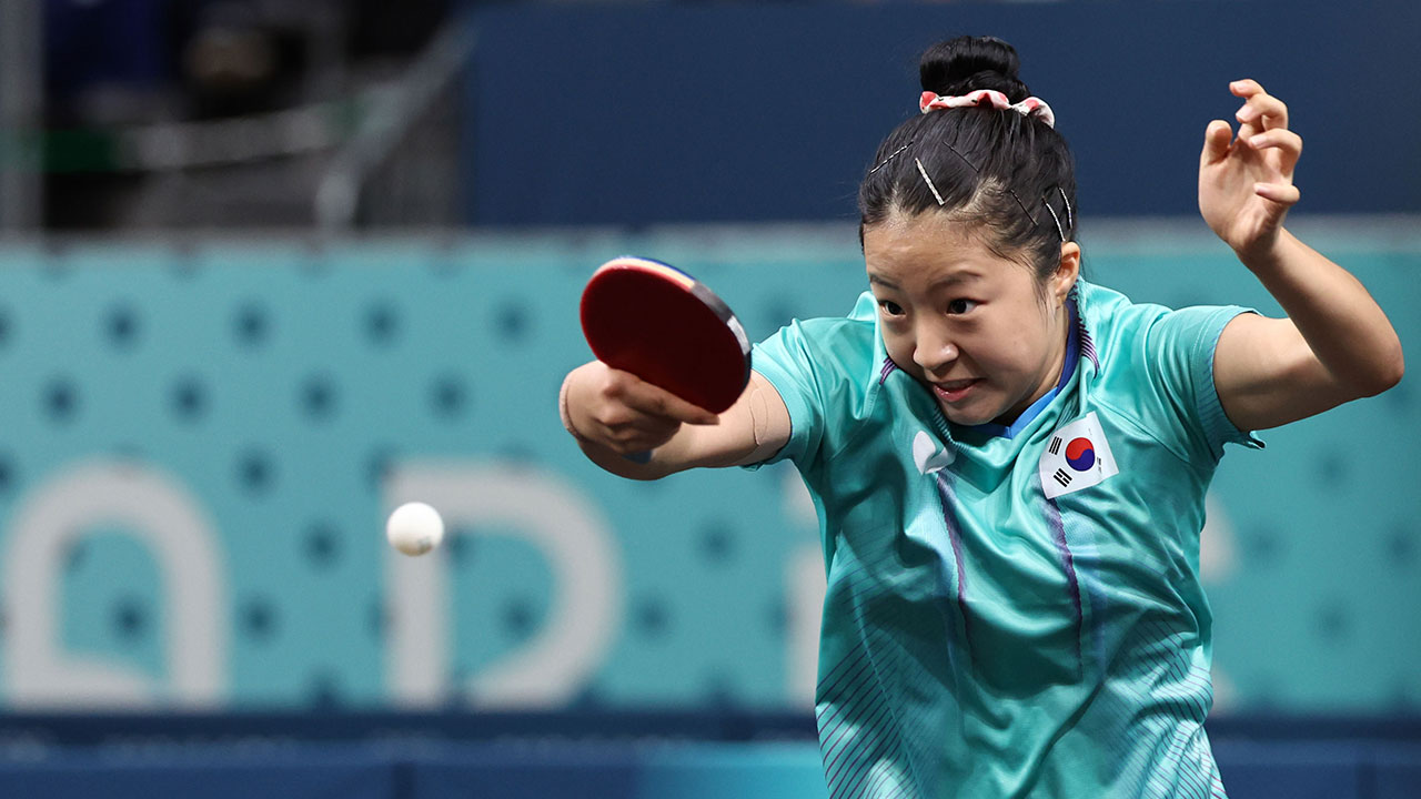 [올림픽] 신유빈, 미국 꺾고 탁구 여자 단식 8강 진출