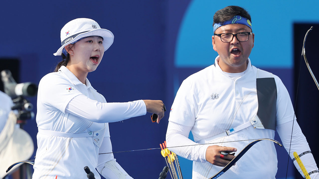 [올림픽] 김우진·임시현, 양궁 혼성단체 '슛오프' 접전 끝에 8강 진출