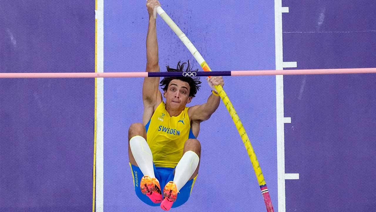 장대높이뛰기 듀플랜티스, 6m 26 기록‥20일 만에 또 세계신기록