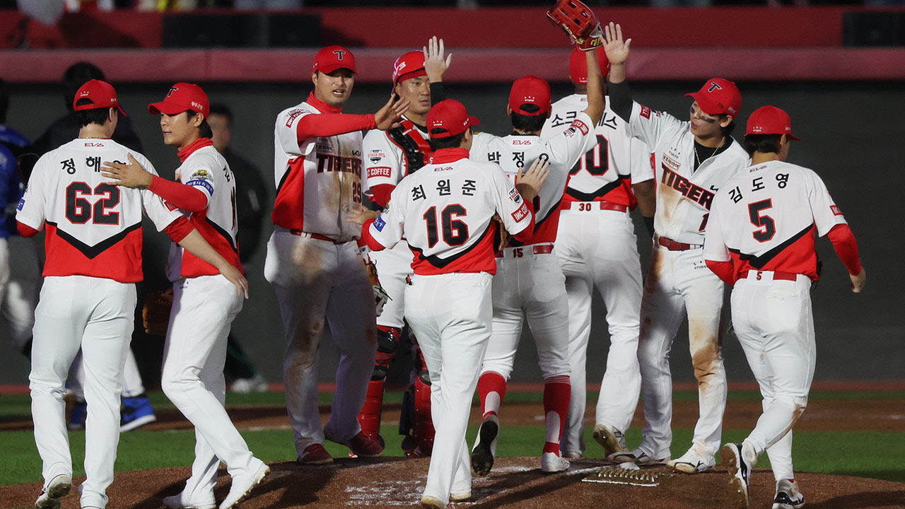 [한국시리즈] KIA, 하루에 한국시리즈 2승 진기록‥1·2차전 모두 승리