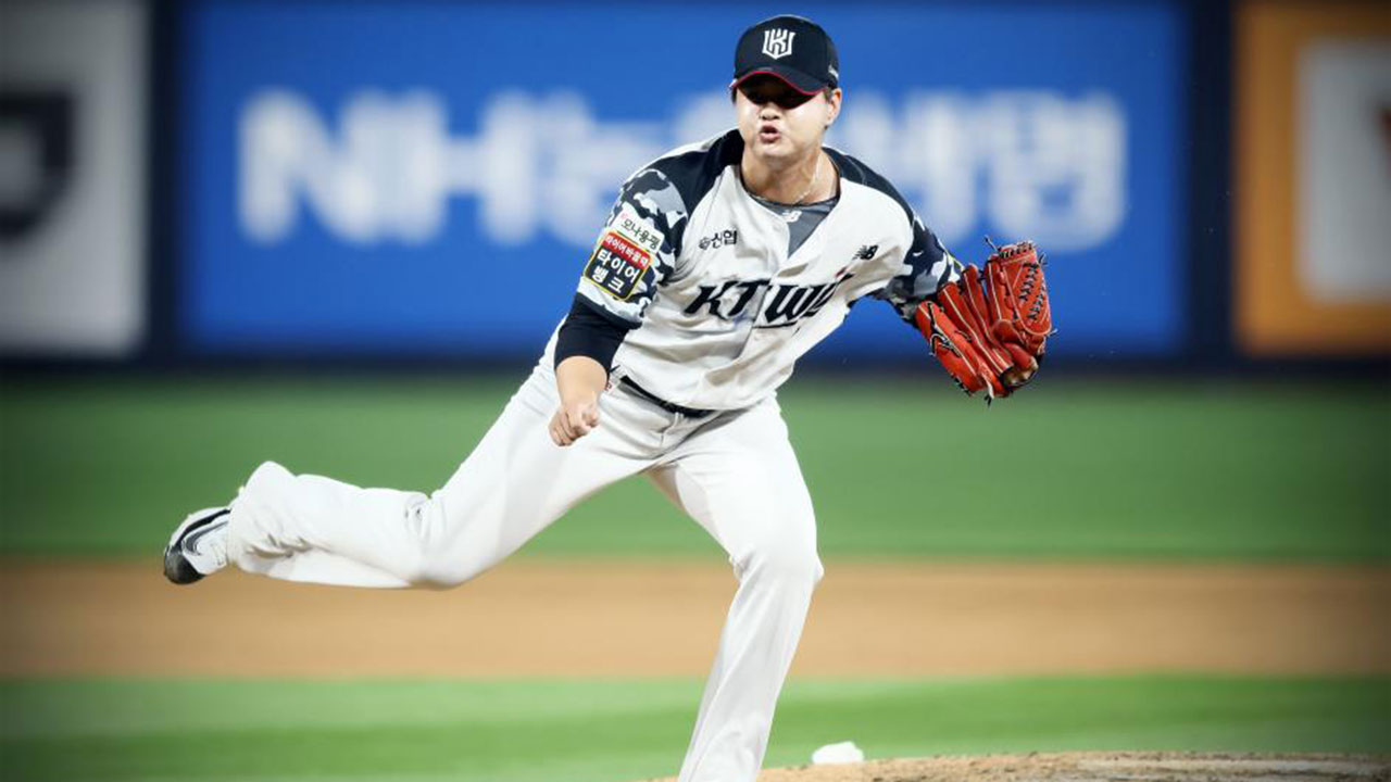프로야구 SSG, 투수 오원석 내주고 kt 투수 김민 영입