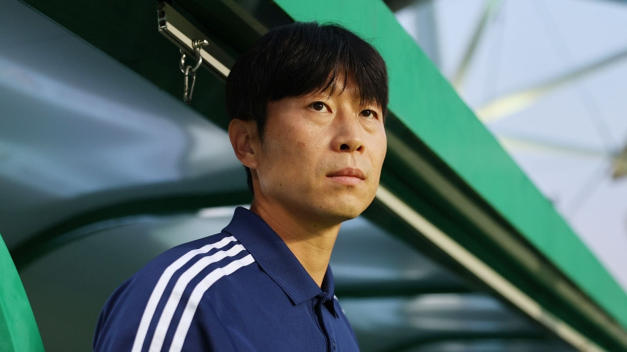 프로축구 전북 현대, 김두현 감독과 계약 해지