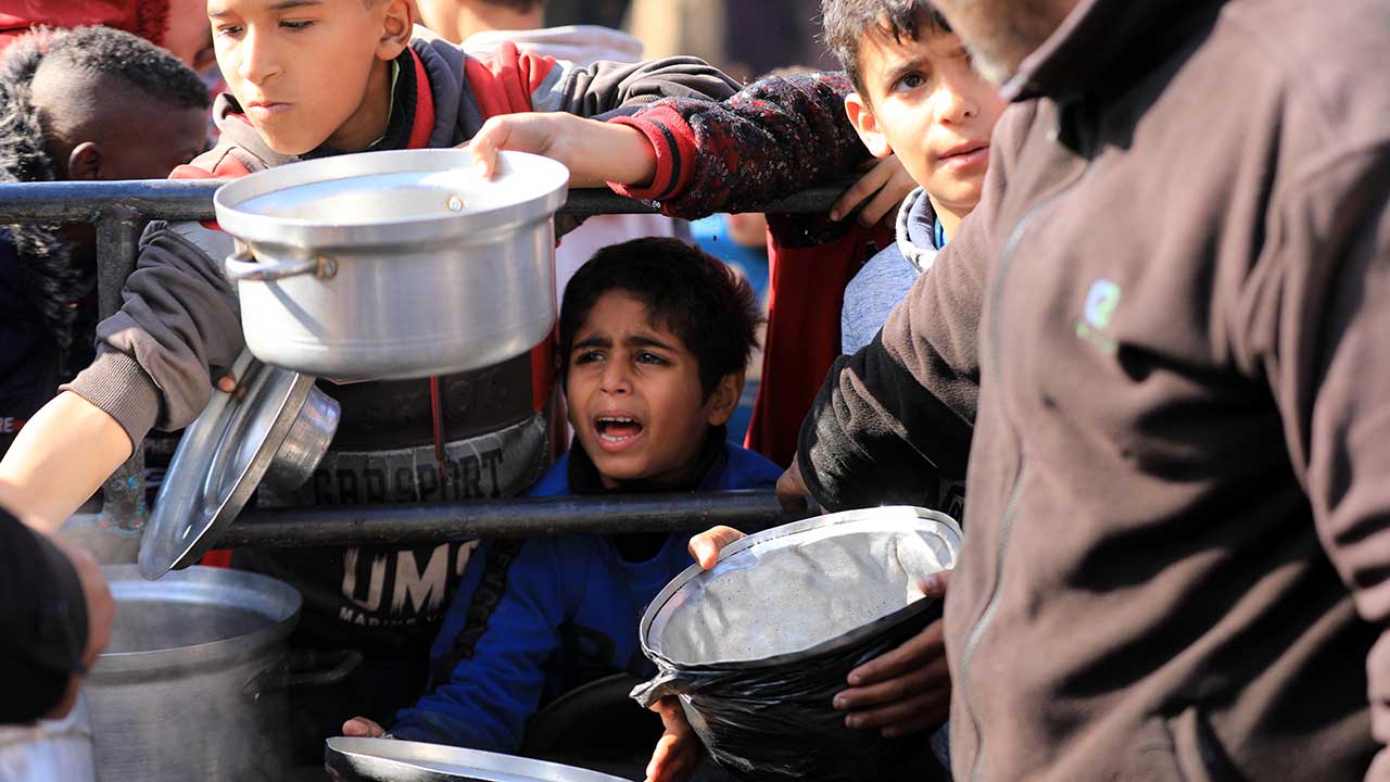 "공중투하 구호품에 맞아 가자주민 5명 사망"‥미 "우리 것 아니다"