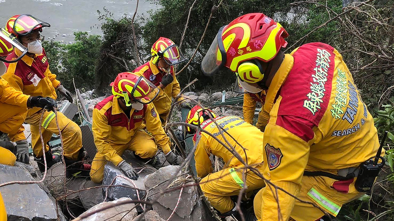 대만, 600여 차례 여진 속 구조 총력‥사망 13명·실종 6명