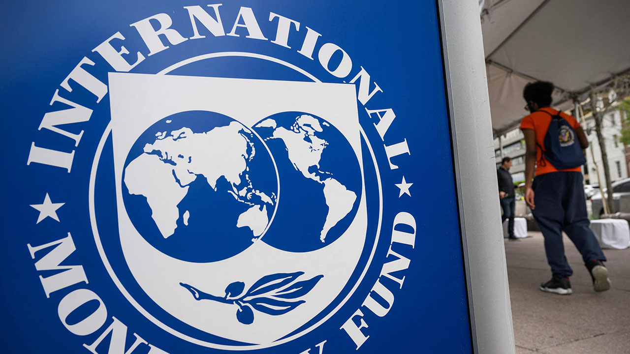 IMF, 올해 세계 경제성장률 3.2%로 0.1%p 상향‥"회복력 지속"