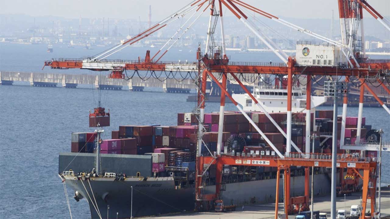 일본 4월 무역수지 4조원 적자‥두 달만에 적자 전환