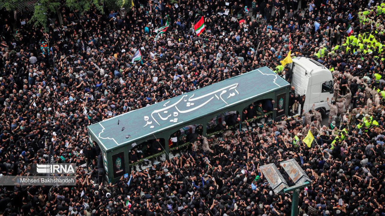 이란 대통령 시아파 성지 마슈하드에 매장