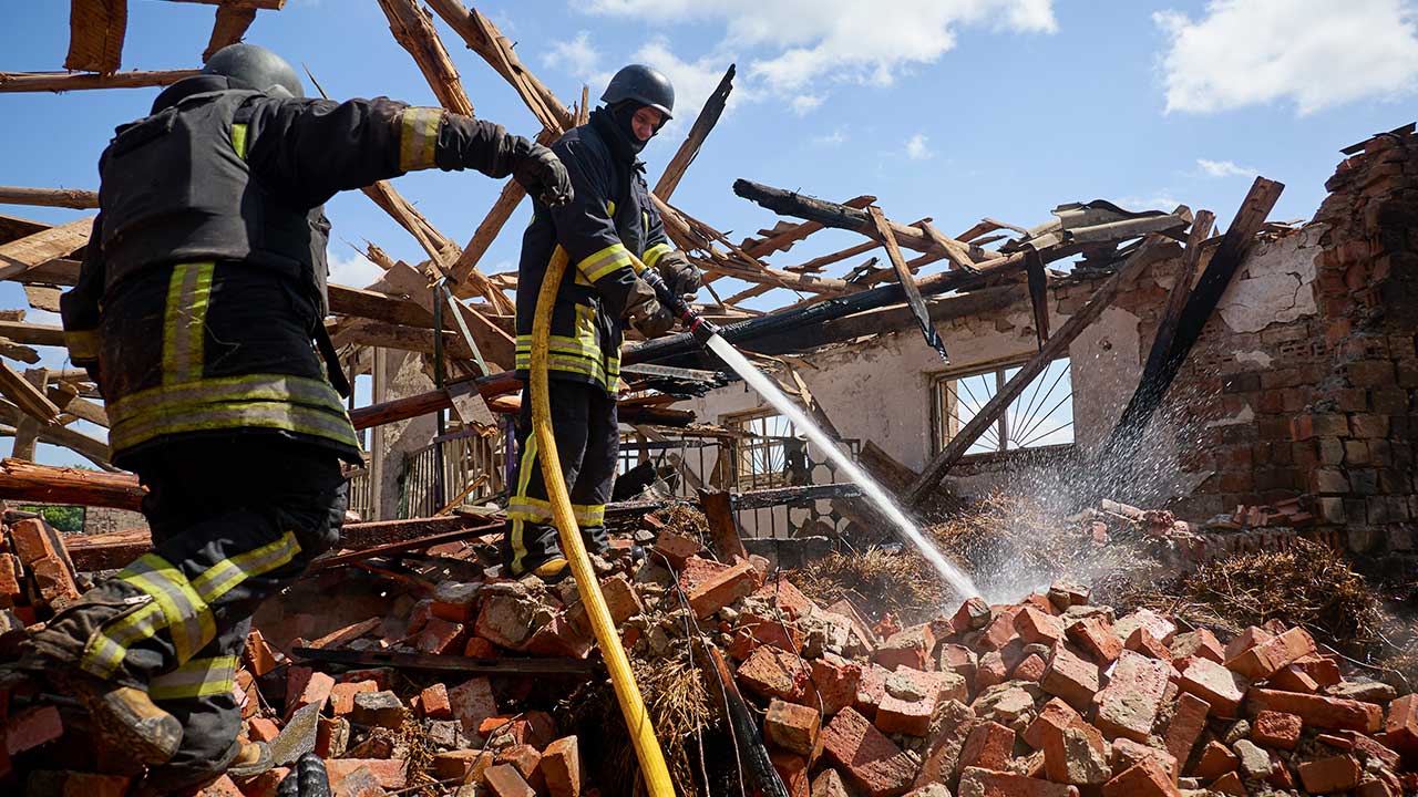 "바이든, 우크라에 美 무기 사용한 러 영토 공격 일부 허용"