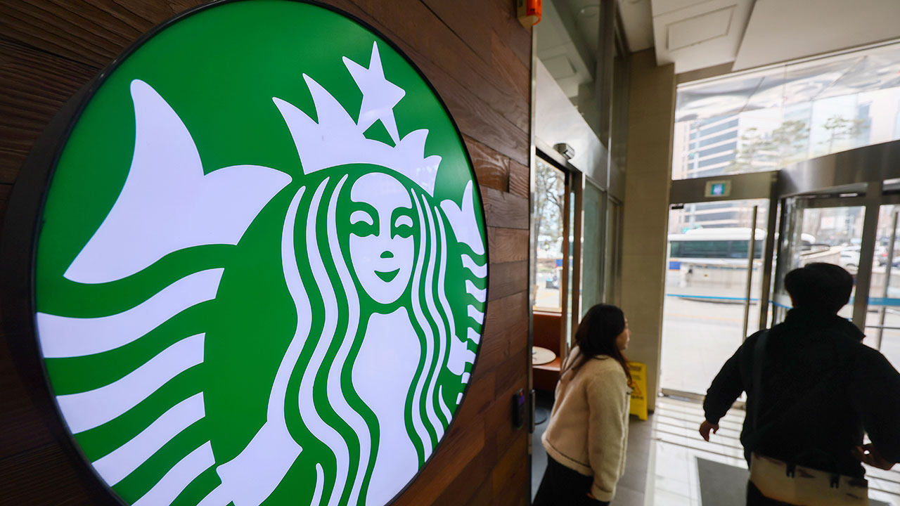 러시아에서 철수했던 스타벅스, 다시 상표 등록 신청