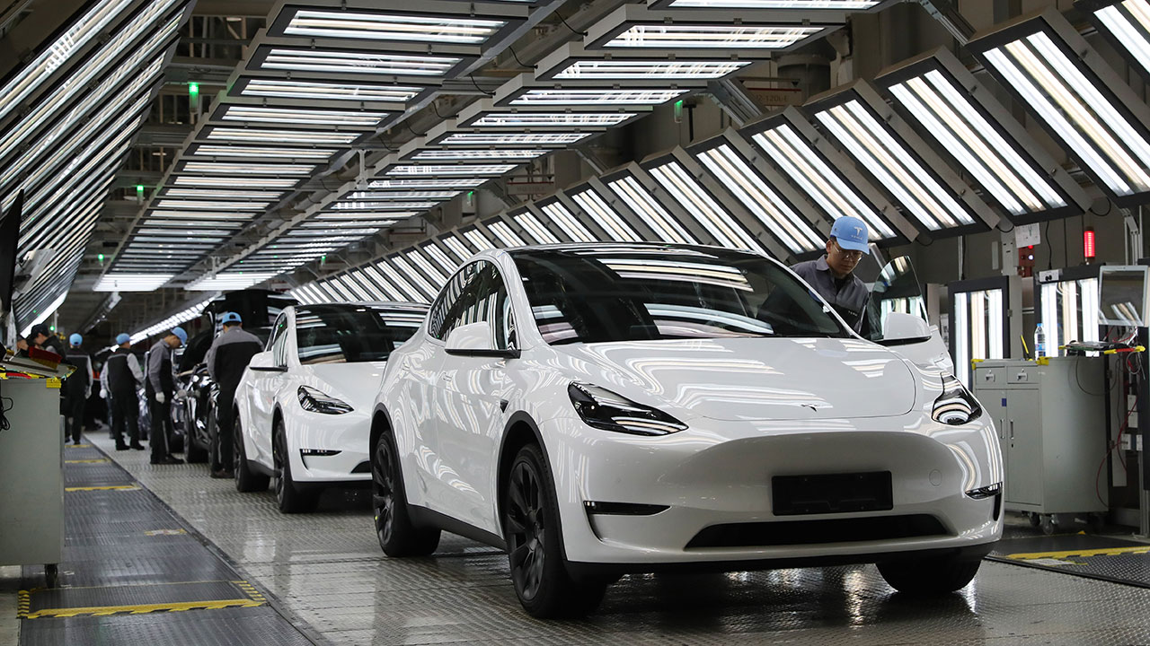 "테슬라, 중국서 자율주행 FSD 시험 승인"‥주가 5% 상승