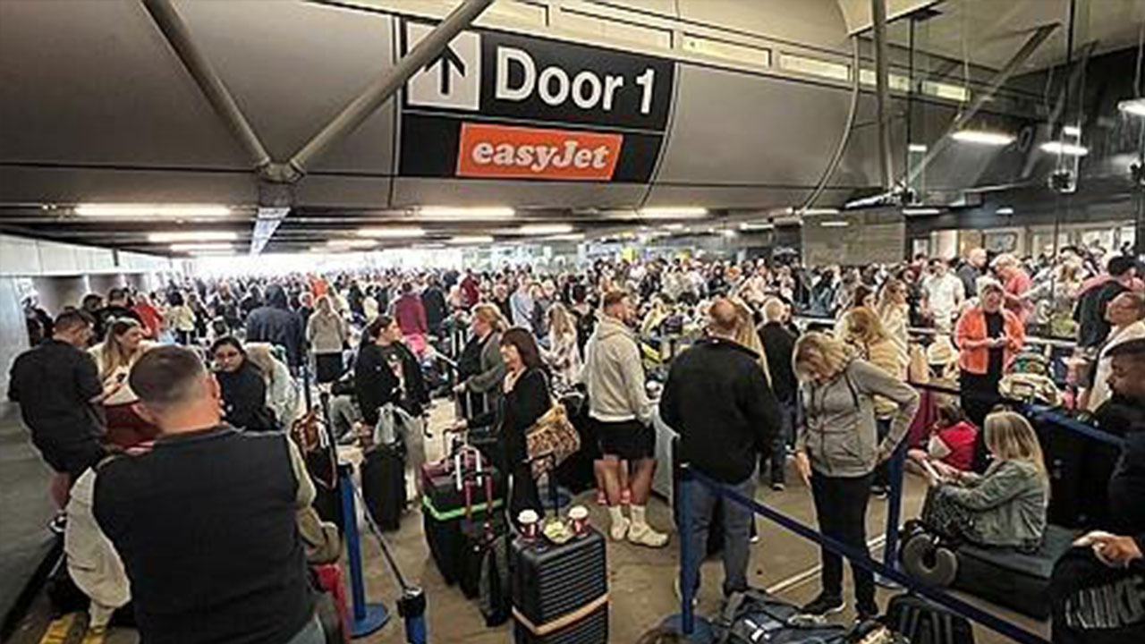 영국 맨체스터공항 대규모 정전에 항공편 '마비'
