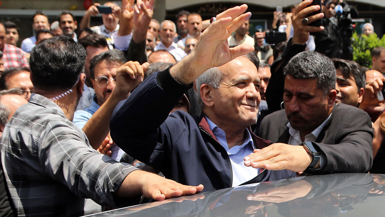 이란 대선 개혁파 후보 '깜짝' 1위‥다음 달 5일 결선투표