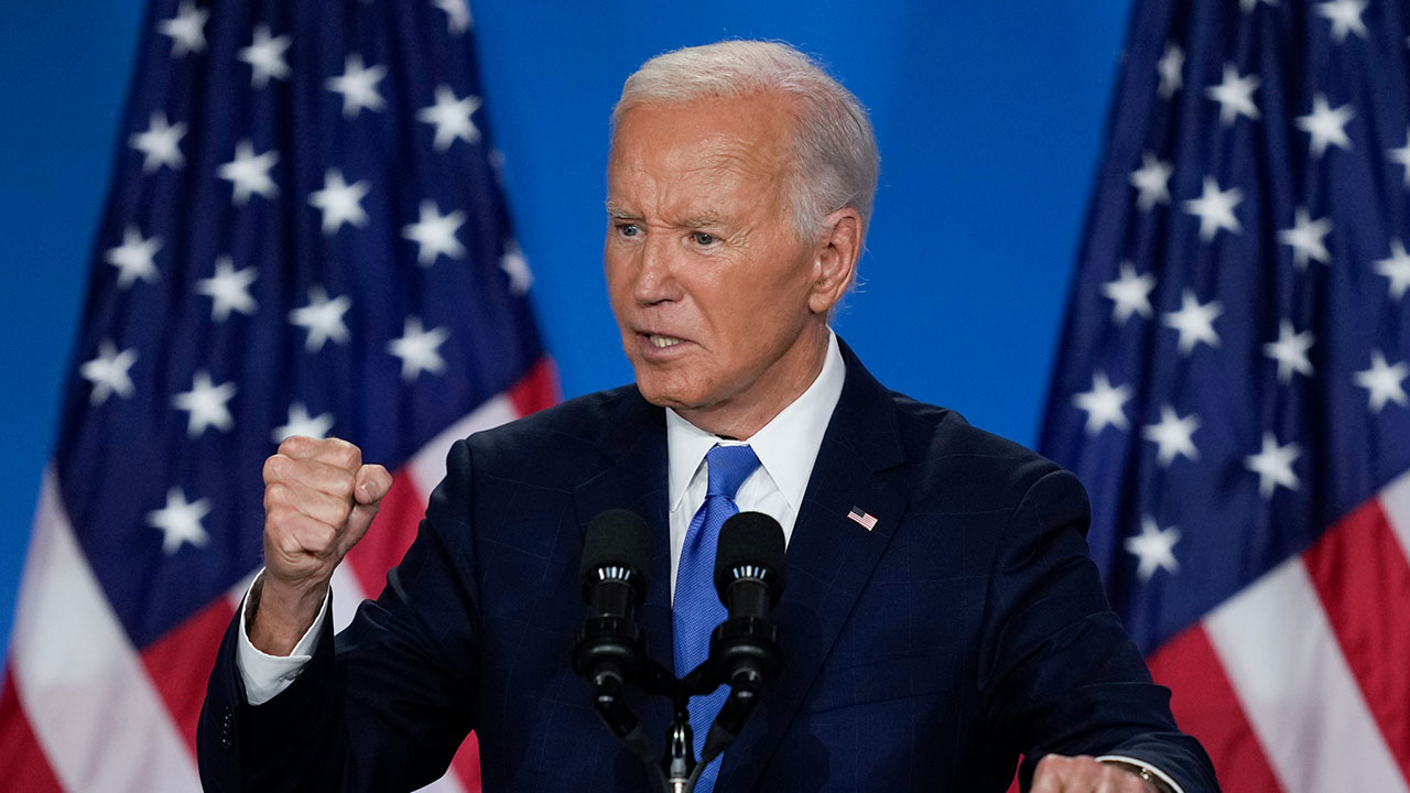 바이든 "내가 최적임자" 완주 의사‥해리스를 '트럼프'로 말실수