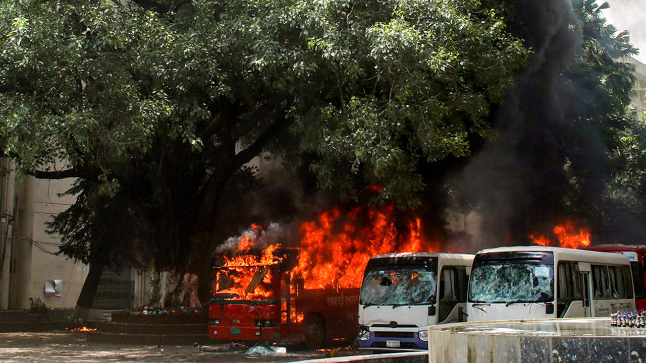 방글라 반정부 시위 유혈사태‥"50여명 사망, 수백명 부상"