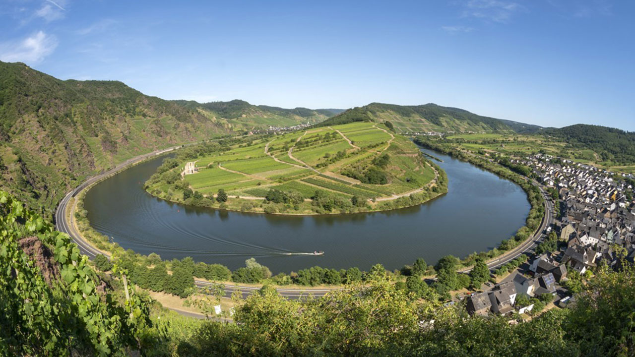독일 서부 소도시서 호텔 붕괴‥"최소 1명 숨지고 8명 고립"