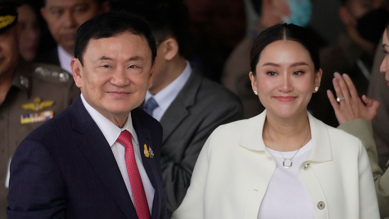 '탁신 전 총리 딸' 37살 태국 패통탄 총리, 국왕 승인받아