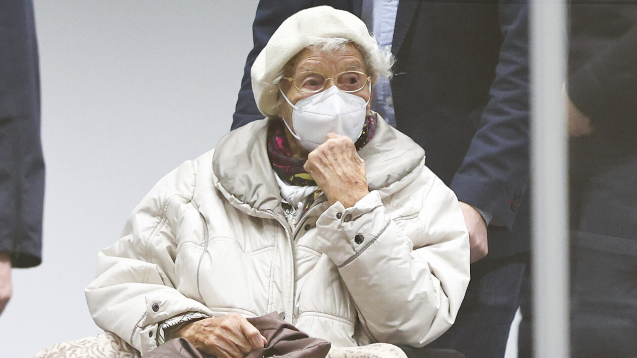 '나치 타자수' 99세 할머니 1만 건 살인방조 혐의 유죄