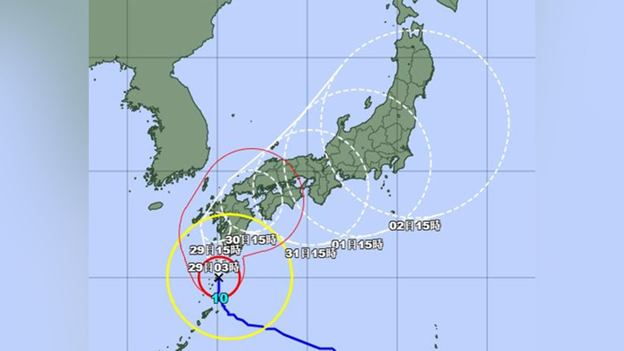 태풍 '산산' 일본 규슈 남부 접근‥"주택붕괴 위력"