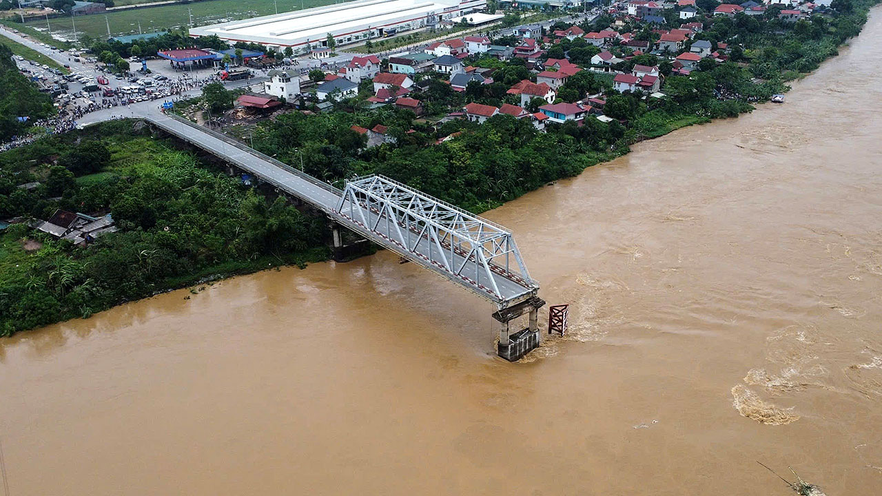 태풍 '야기'로 베트남서 105명 사망· 실종‥철교도 붕괴