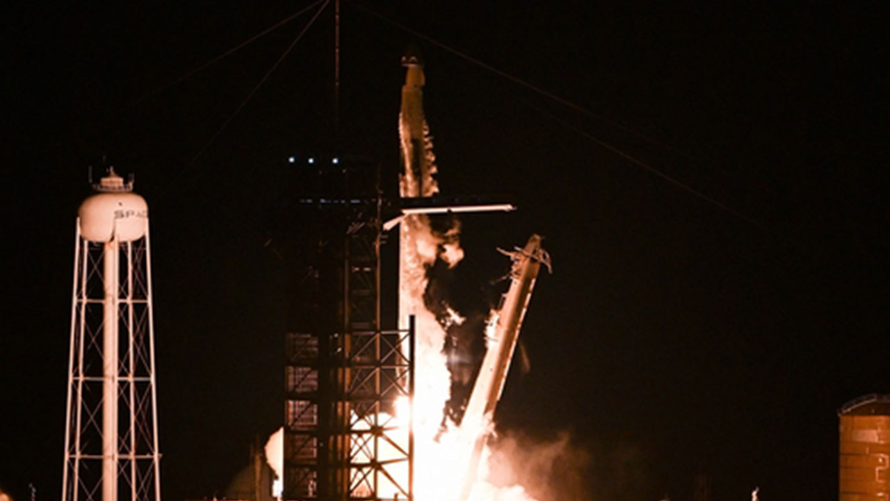 '민간인 최초 우주유영' 스페이스X 우주선 발사