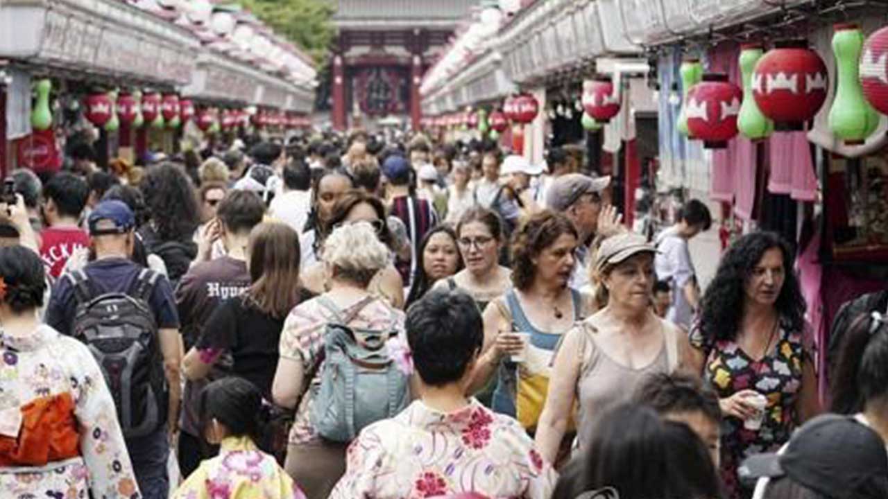 8월 일본 방문 외국인 293만명‥한국인 61만명 '2위'