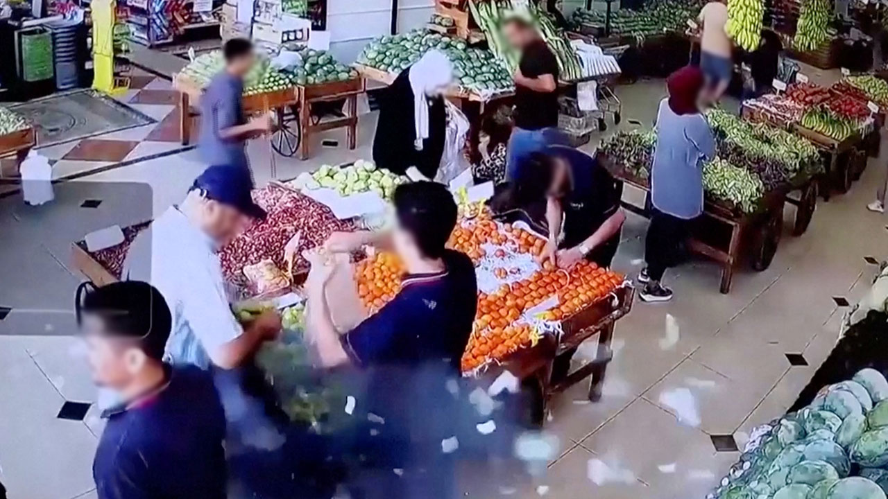 "레바논 호출기 폭발, 이스라엘이 폭발물 심고 원격 조정"