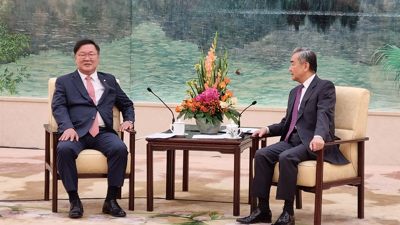 中왕이, 韓의원들 만나 "내년 APEC, 시진핑 방한 좋은 계기 되길"