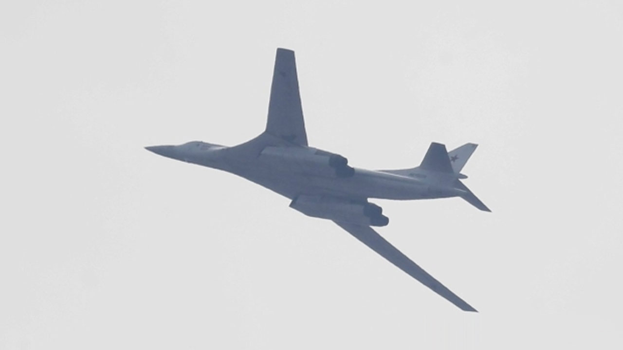 핵 탑재 가능한 러시아 폭격기 2대 북극해 상공 등 11시간 비행 