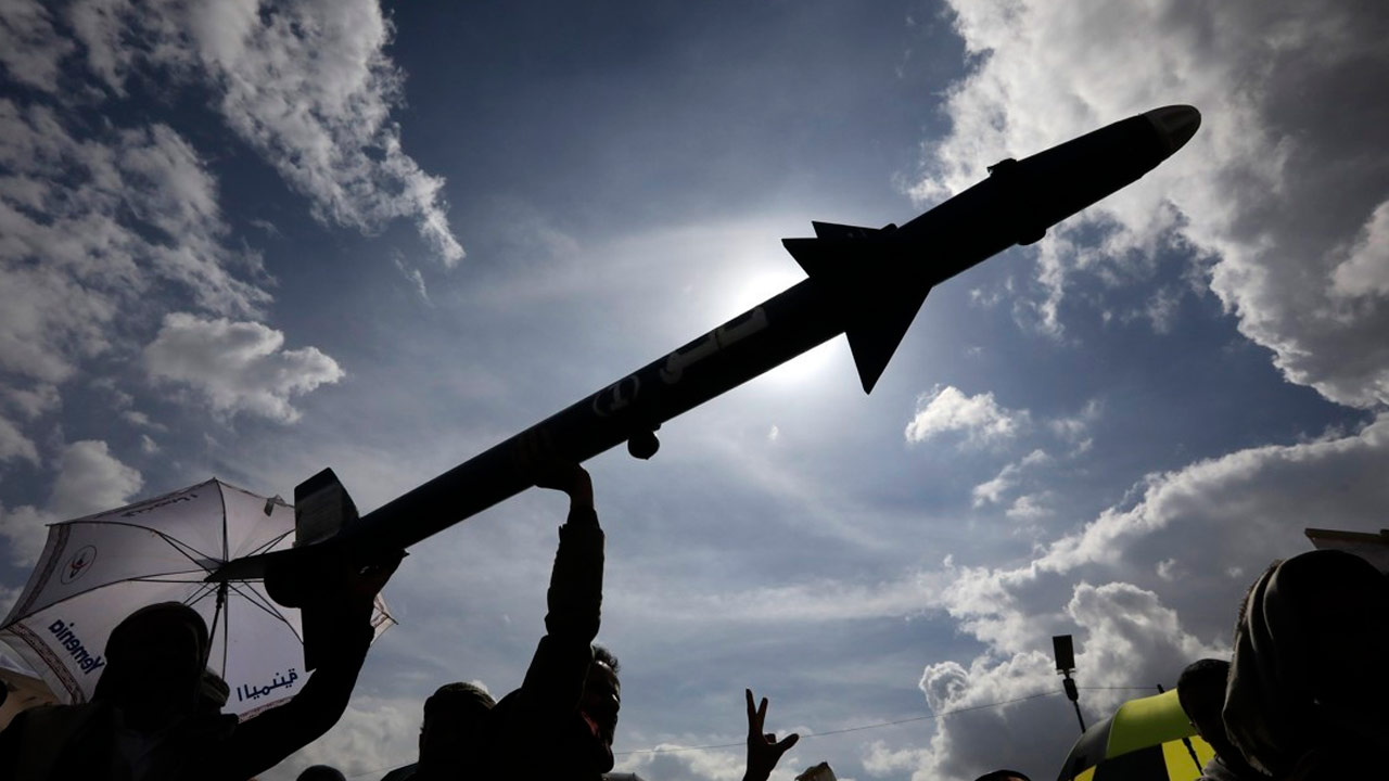 예멘 반군 "이스라엘 군 주둔지에 로켓 발사"