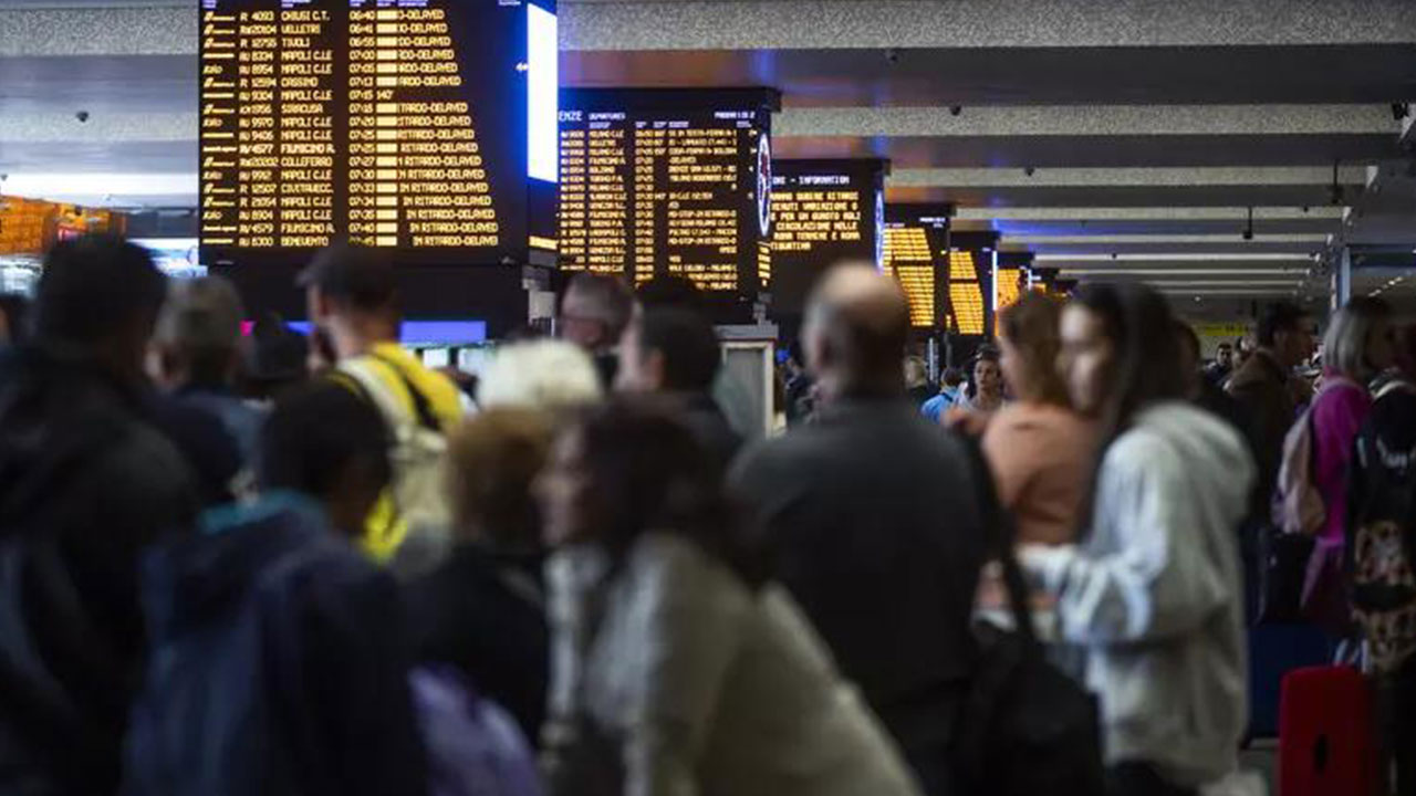 로마 기차역 단전으로 열차운행 마비..100여편 취소